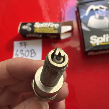 4db SplitFire SF430B Split V gyújtógyertya –Suzuki, Yamaha, Kawasaki4 db/ csomag