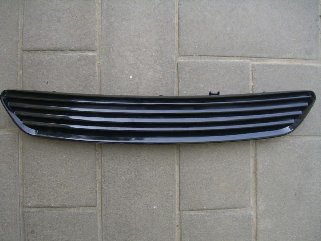 Opel Astra G jel nélküli hűtőrács, grill sérült!